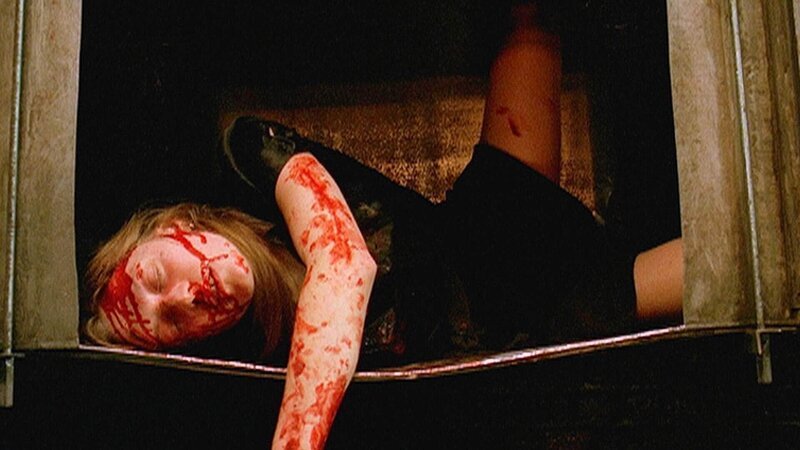 Wer hat die virtuose Geigerin Laura Booth (Marin Ireland) in der Pause einer Opernvorstellung ermordet? – Bild: RTL