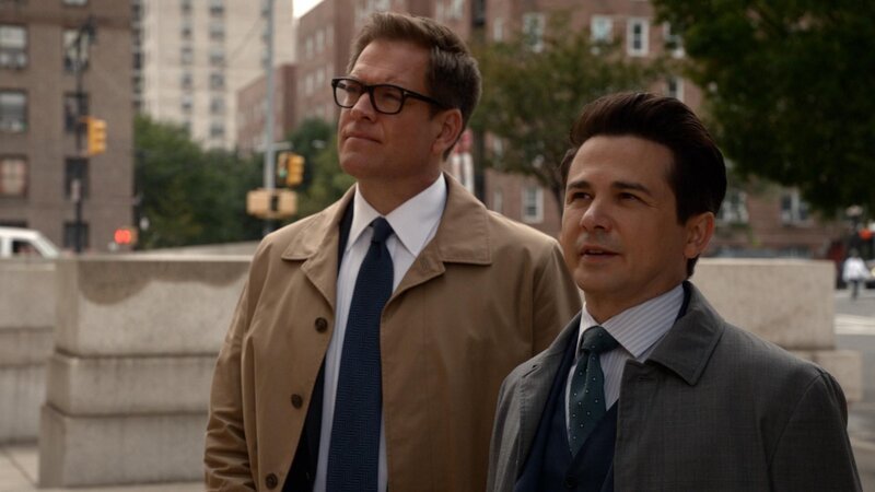 Dr. Jason Bull (Michael Weatherly, l.); Benny Colón (Freddy Rodríguez, r.) – Bild: CBS Broadcasting, Inc.