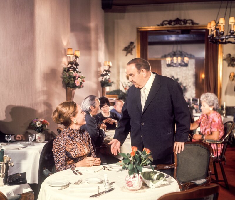 Gwendolyn Ambesser, Fritz Eckhardt (Oswald Huber). – Bild: ORF