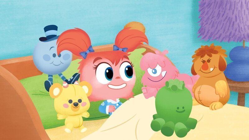 Umgeben von ihren Kuscheltieren kann Tillie selig einschlafen. – Bild: KiKA/​Nelvana