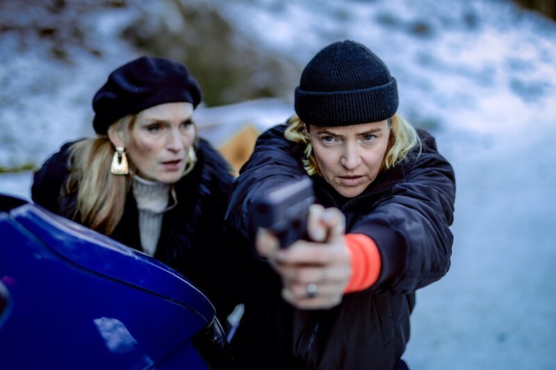 (v.li.): Caterina Relli (Katja Lechthaler), Lisa Kuen (Patricia Aulitzky) – Bild: ZDF/​KGP /​ ORF /​ Heinz Laab