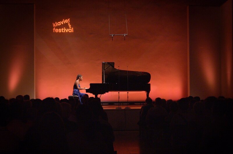 Ihr stimmungsvolles Programm spielt Jeneba Kanneh-Mason in der besonderen Kulisse des LWL-Museums Zeche Zollern in Dortmund. – Bild: EuroArts Ihr stimmungsvolles Programm spielt Jeneba Kanneh-Mason in der besonderen Kulisse des LWL-Museums Zeche Zollern in Dortmund. – Bild: EuroArts