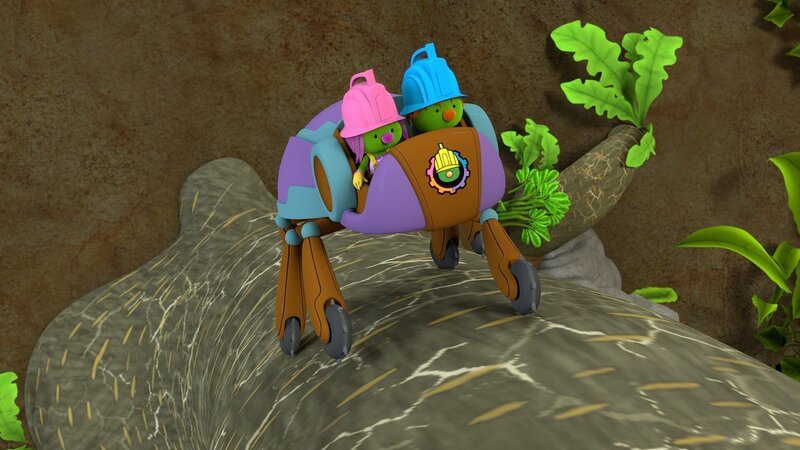 Mit ihrem Käfertransport können Molly und Spike das Rotkehlchen-Ei mühelos auf dem Baum platzieren. – Bild: KiKA/​The Jim Henson Company/​DHX Media