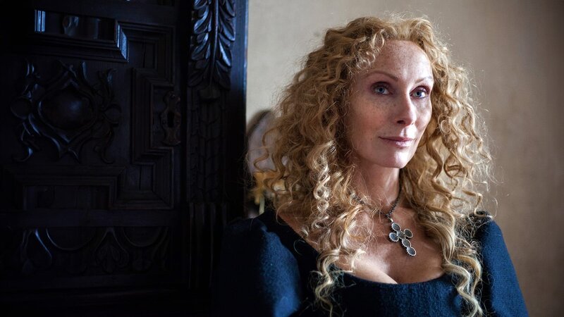 Adriana De Mila (Andrea Sawatzki) – Bild: AXN White