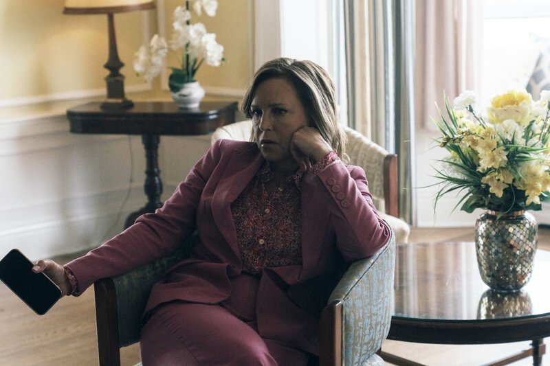 Michelle Thibault (Sophie Prégent) kümmert sich um das Image der Kanzlei – und geht dafür so weit wie nötig. – Bild: Lou Scamble