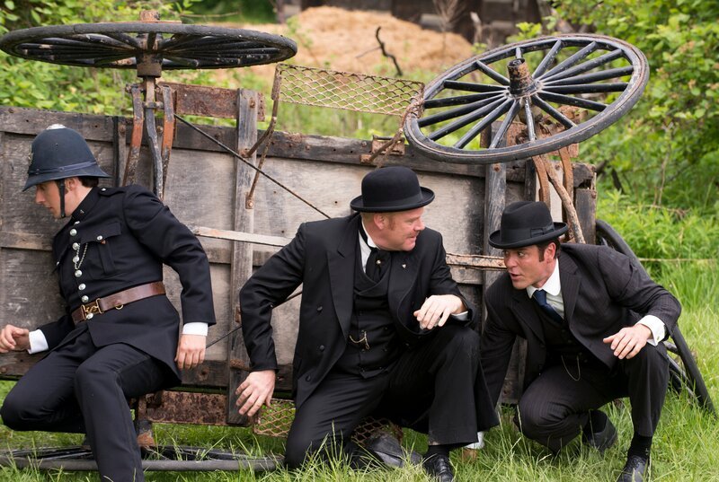 v.l.n.r.: Constable George Crabtree (Jonny Harris), Inspector Thomas Brackenreid (Thomas Craig), Detective William Murdoch (Yannick Bisson) – Bild: WDR/​Shaftesbury Murdoch VIII Inc