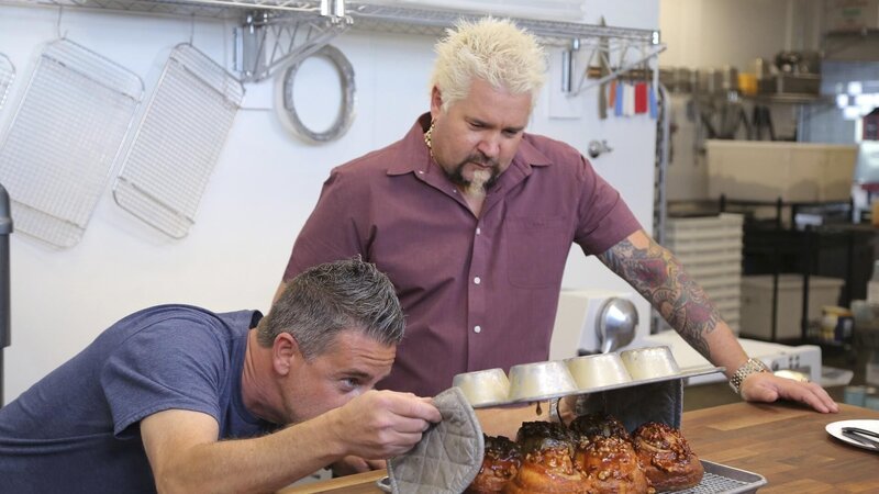 Guy Fieri(r.) – Bild: 2018, Television Food Network, G.P. All Rights Reserved. Lizenzbild frei