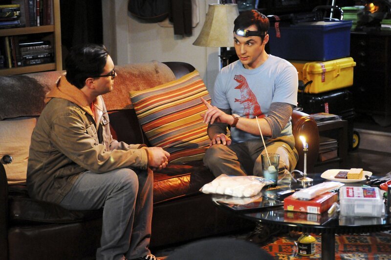 Sheldons (Jim Parsons, r.) selbstsüchtige Forderungen lassen Leonard (Johnny Galecki, l.) die Freundschaft zu ihm überdenken … – Bild: Warner Bros. Television