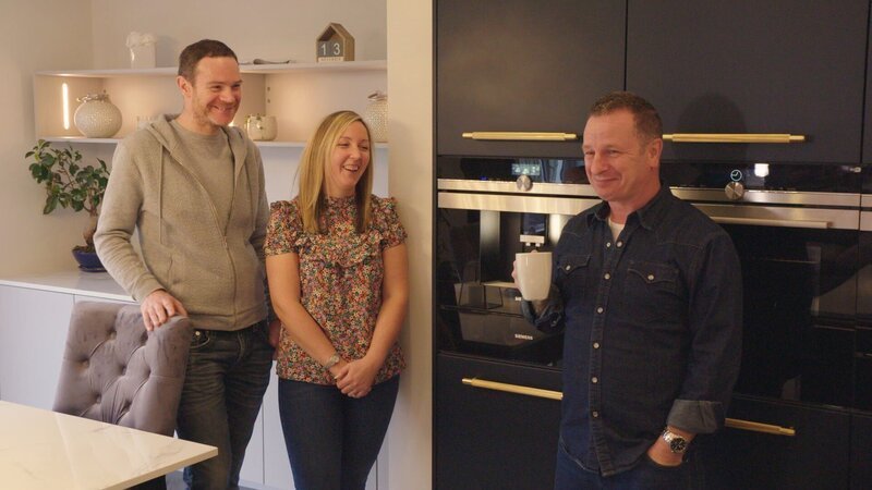 V.l.: Eddie, Michelle, Mark  Die Verwendung des sendungsbezogenen Materials ist nur mit dem Hinweis und Verlinkung auf RTL+ gestattet.; V.l.: Eddie, Michelle, Mark  Die Verwendung des sendungsbezogenen Materials ist nur mit dem Hinweis und Verlinkung auf RTL+ gestattet. – Bild: PI PRODUCTIONS LIMITED