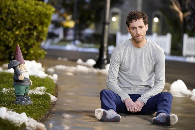 Drew Dunbar (Thomas Middleditch) – Bild: 2020 Warner Bros. Entertainment Inc. All Rights Reserved. /​ Robert Voets Lizenzbild frei