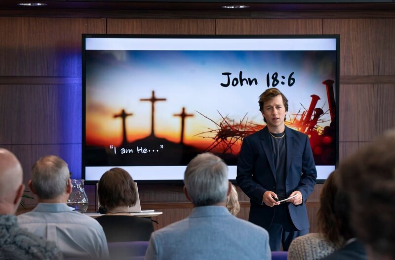 Gideon Gemstone (Skyler Gisondo) – Bild: Connie Chornuk