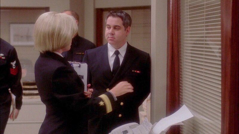 Hayes Morrison (Hayley Atwell) und Conner Wallace (Eddie Cahill) – Bild: RTL Deutschland