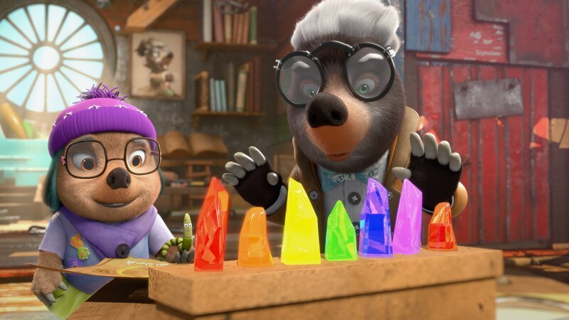 Dotty und ihr Onkel Mischmasch sind aufgeregt, denn jetzt haben sie alle Kristalle beisammen, um die Zeitmaschine in Gang zu setzen, die Dotty zurück in die Gegenwart beamen wird. – Bild: ZDF und © Two Daughters Entertainment Ltd 2022.