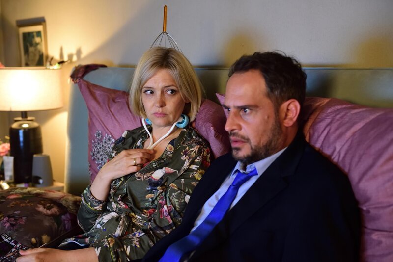 Claudia (Laura Tonke, l.); Rob (Moritz Bleibtreu, r.) – Bild: Constantin Film Verleih