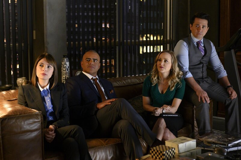 (v.l.n.r.) Taylor Rentzel (MacKenzie Meehan); Chunk Palmer (Chris Jackson); Marissa Morgan (Geneva Carr); Benny Colón (Freddy Rodríguez) – Bild: CBS Broadcasting, Inc.