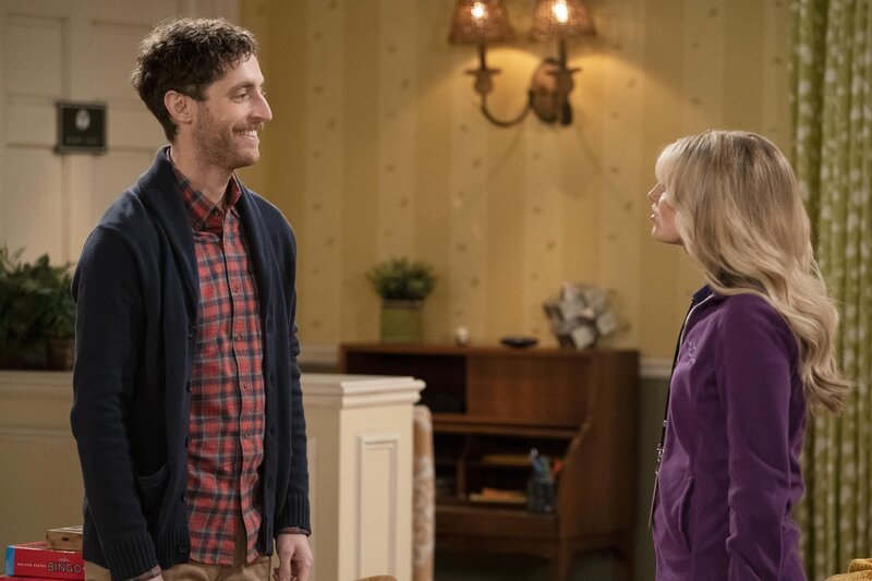 Drew Dunbar (Thomas Middleditch, l.); Gina Dabrowski (Annaleigh Ashford, r.) – Bild: 2020 CBS Broadcasting, Inc. All Rights Reserved. /​ Michael Yarish Lizenzbild frei