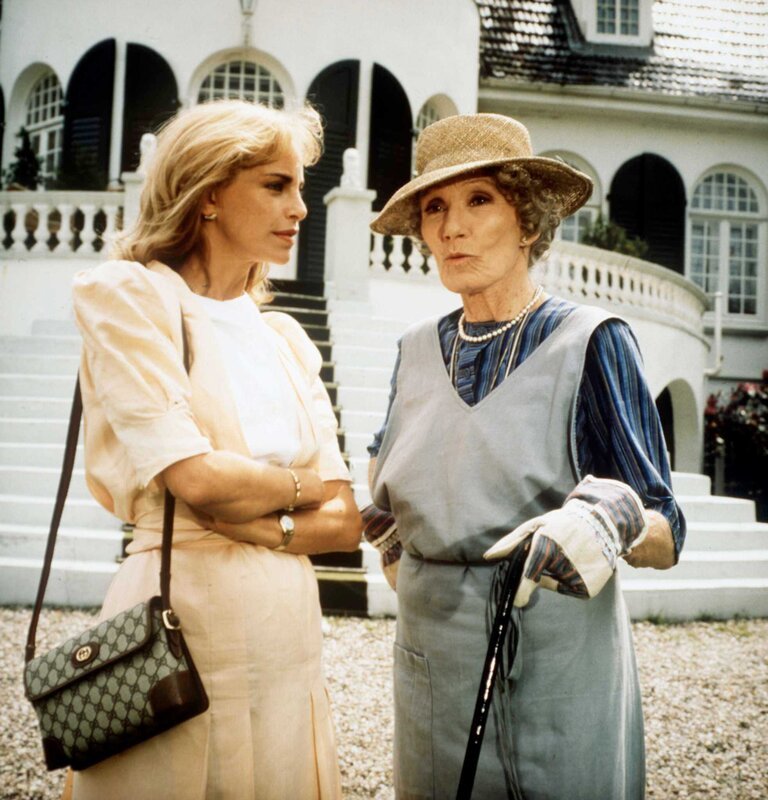 Das Erbe der Guldenburgs „Das offene Messer“. Im Bild: Martin, dem Sohn der Journalistin Carina de Angelis (Sidney Rome) ist nur mit einer kostspieligen Operation zu helfen. Um die Reise nach Amerika finanzieren zu können, bittet sie Herta Gräfin von Guldenburg (Brigitte Horney) um ihre Hilfe. – Bild: ORF (FS1/​FS2) /​ ORF2