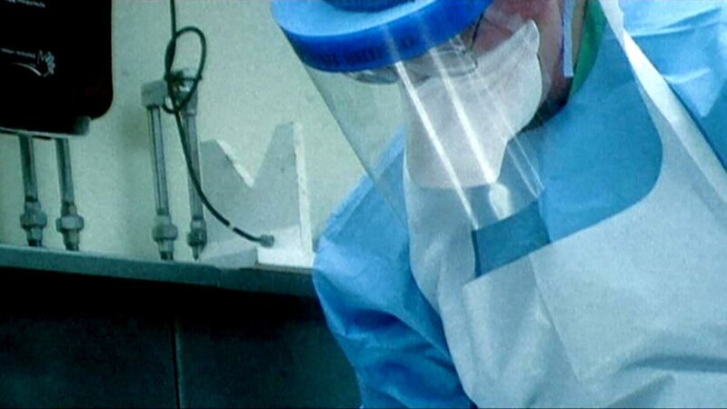 Die Leiche einer 73-Jährigen wird gefunden. – Bild: RTL II