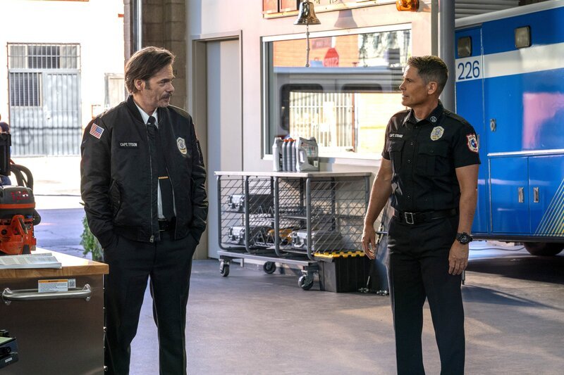 L-R:  Billy Tyson (Billy Burke) and Owen Strand (Rob Lowe) – Bild: Twentieth Century Fox Film Corporation.  All rights reserved. /​ Jack Zeman