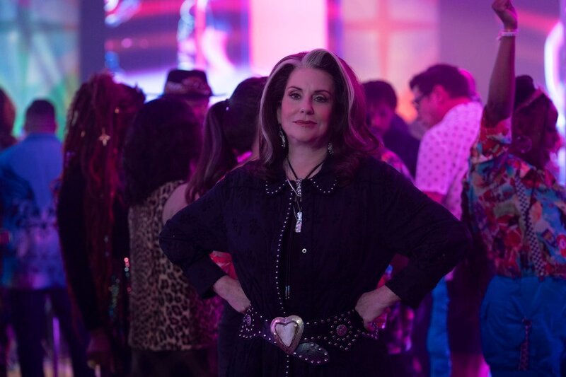 Megan Mullally als Lori Milsap – Bild: HBO