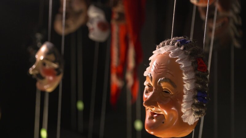 Masken im Deutschen Fastnachtmuseum in Kitzingen. – Bild: ZDF