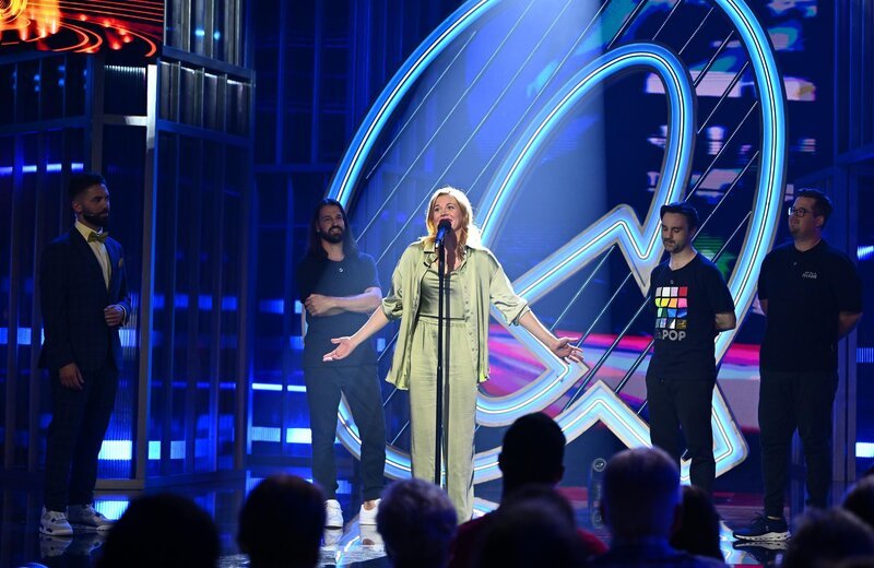 (v.l.n.r.) Khalid Bounouar; David Kebekus; Laura Brümmer; Dr. Pop; Chris Tall – Bild: Joyn /​ Willi Weber