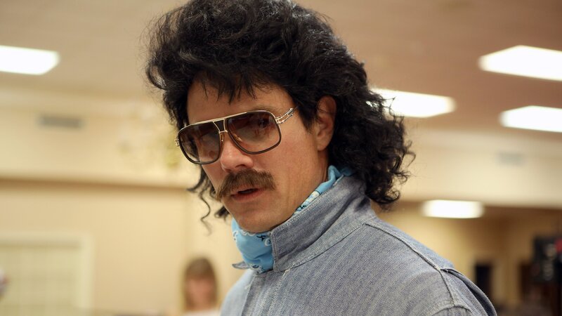 Ein charmanter Ganove (Josh Duhamel)  raubt in Kanada eine Rekordzahl von 59 Banken und Juweliergeschäften aus. – Bild: RTLZWEI