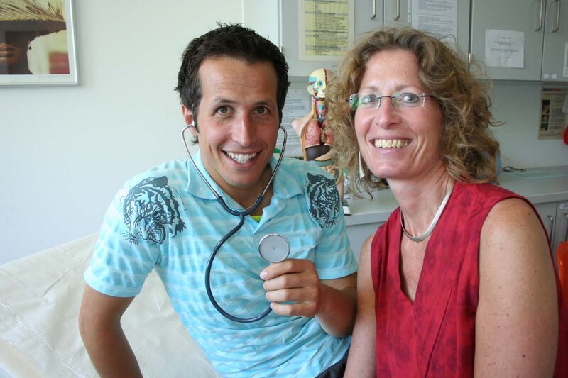 Willi mit der Ärztin Petra Sobanski im Klinikum Harlaching. – Bild: BR/​megaherz