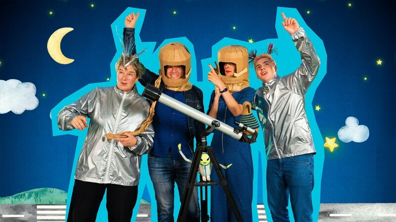 Gorilla Club laden mit ihrem galaktischen Song „Von hier oben“ auf eine Traumreise durch das Weltall ein. – Bild: ZDF/​Tim Bornemann