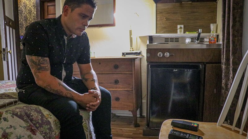 Medium und Intuitiver Jeff Richards erforscht das Spukhotel in Alaska – Bild: Discovery Inc.