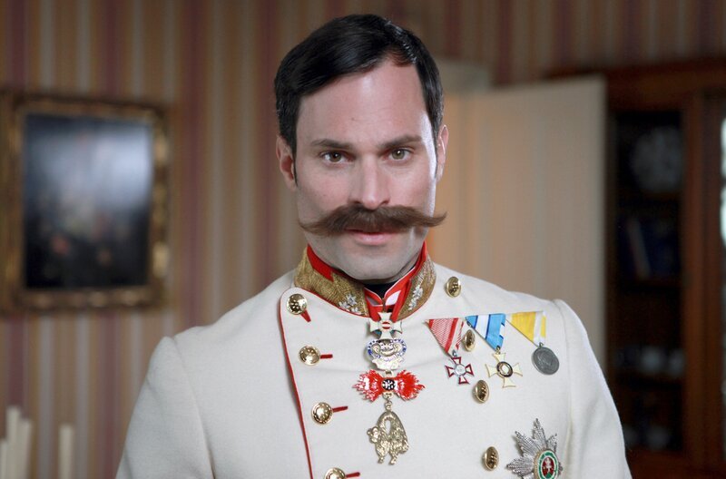 Erzherzog Abrecht. Erzherzog Albrecht von Österreich-Teschen, Feldmarschall der österreichisch-ungarischen Armee, vertraute dem ungarischen Seidenhändler Philipp Schey die Verwaltung seiner Immobilien an. – Bild: BR/​Neulandfilm/​ORF