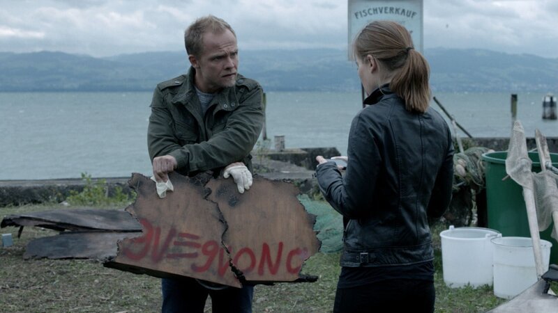 L-R: Matthias Koeberlin als Micha Oberländer and Nora von Waldstätten als Hannah Zeiler. – Bild: Rowboat/​Graf Film/​ZDF/​Hubert Mican