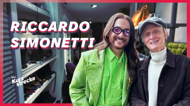 Heute bekommt ihr Riccardo Simonetti, Pierre M. Krause und … Pralinen. Die Kurzstrecken-Pralinen sind ummantelt mit Wortspielen, so geschmackvoll wie belgische Schokolade, und gefüllt mit einem Kern aus zartschmelzenden Gesprächen und tiefen Einblicken – und viel zu schnell aufgegessen! – Bild: SWR