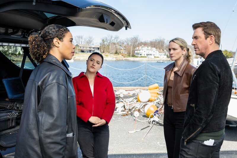 (v.l.n.r.) Sheryll Barnes (Roxy Sternberg); Hana Gibson (Keisha Castle-Hughes); Nina Chase (Shantel VanSanten); Remy Scott (Dylan McDermott) – Bild: CBS Broadcasting, Inc. /​ Mark Schafer