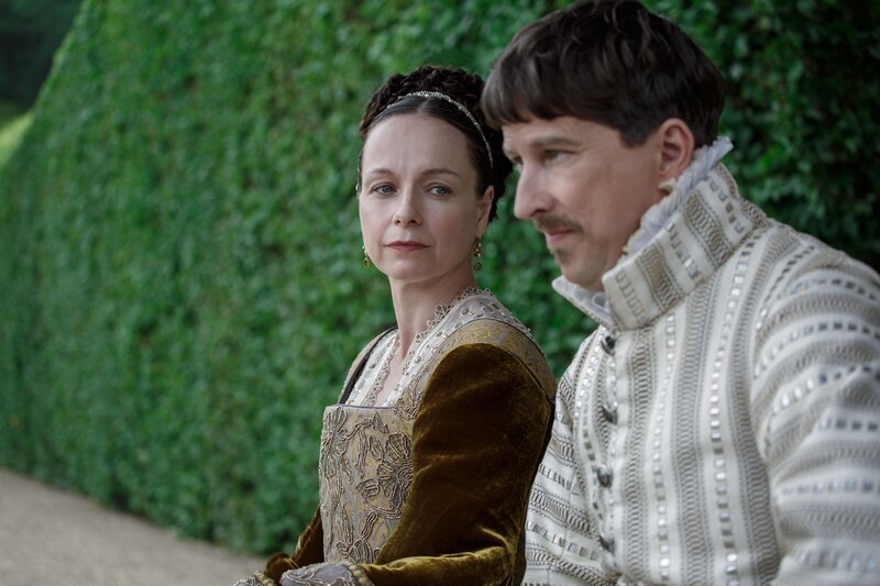 Katharina von Medici (Samantha Morton, l.); Heinrich (Lee Ingleby, r.) – Bild: Lions Gate Televison inc. /​ Starz Entertainment, LLC. /​ Shanna Besson