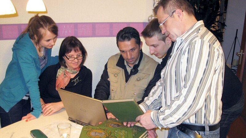 Andres hat seine Schätzchen gesammel, um sie irgendwann zu Geld zu machen. Aber sind sie wirklich so viel wert wie er glaubt … – Bild: RTLZWEI