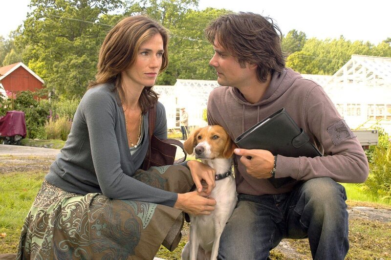 Premiere: Inga Lindström: „Geheimnis von Svenaholm“. Im Bild: Julia Bremermann (Lea Matsson), Patrick Rapold (Mikael Lovand). – Bild: ORF/​ZDF/​Marco Meenen