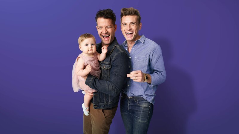 Nate Berkus and Jeremiah Brent help a client whose money pit of a house has them on the brink of financial ruin and at each other’s throats. Using their undeniable eyes for style, home redesign, and house renovation, they will turn the money pit into a prize, and in the process, bring the client back from the edge of personal and financial catastrophe. – Bild: TLC/​Peggy Sirota /​ Photobank /​ Discovery Communications