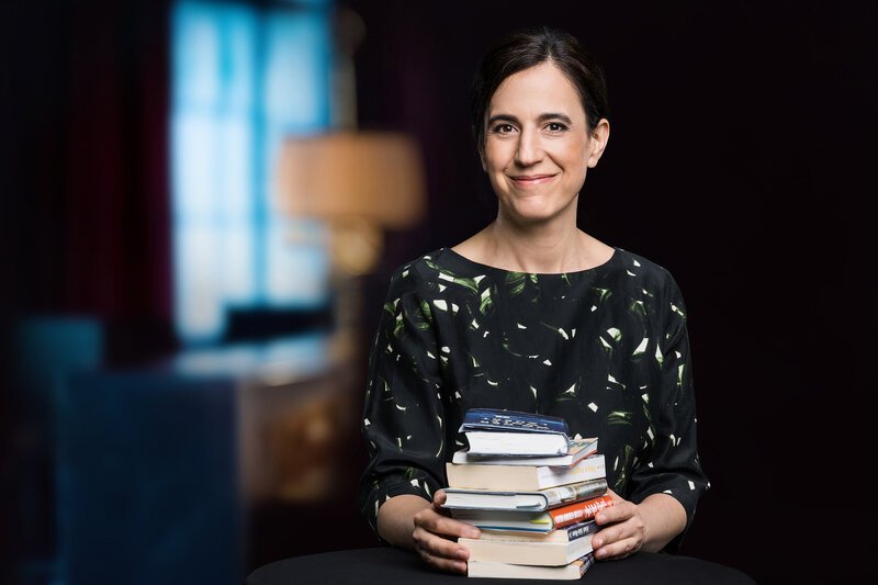 Jennifer Khakshouri Moderatorin Literaturclub – Bild: SRF/​Gian Vaitl