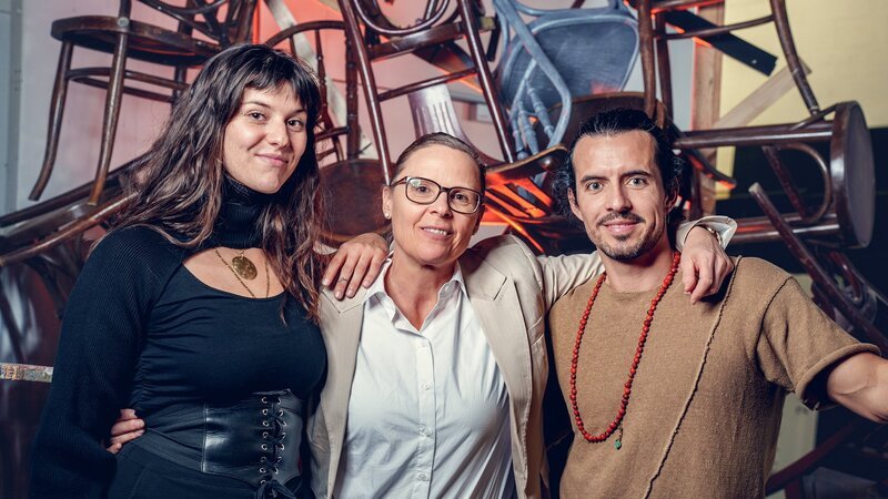 v.l. Medea Laim, Corina Huber und Andres Fravi – Bild: SRF/​RTS/​David Wagnières
