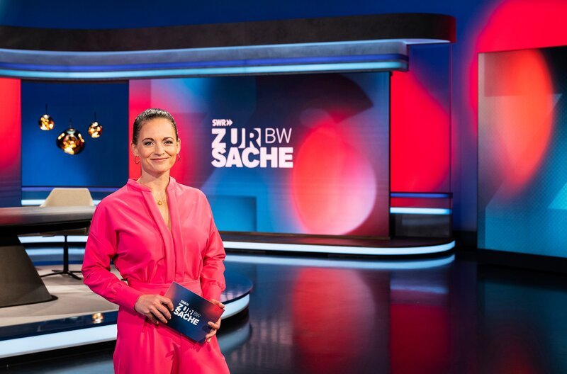 Moderatorin Alexandra Gondorf. – Bild: SWR/​Patricia Neligan
