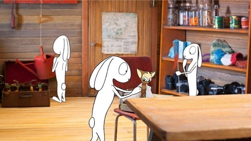 Der kleine Hund Mishou ist allein in der Arktis gestrandet. Doch bald findet er Helfer, die sich um ihn kümmern. – Bild: ZDF/​ Milen Vitanov