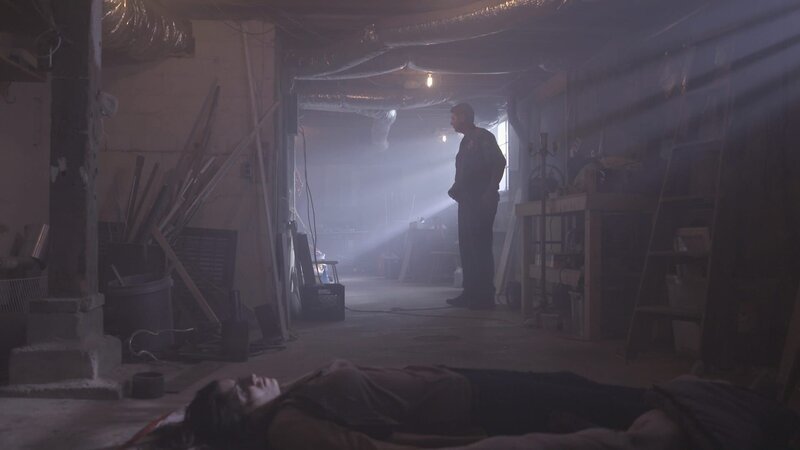 Schauriger Fund: Im Keller eines Hauses finden die Ermittler die Leiche eines junges Mädchens – eingehüllt in einen Schlafsack. – Bild: MMXV DISCOVERY COMMUNICATIONS, LLC