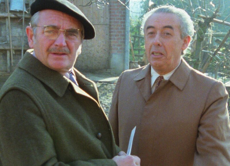 Ein Fall für Männdli Hallo, Herr Doktor Staffel 2, Episode 9 Verdächtiger mit Motiv: Ruedi Walter als Max Männdli, Guido von Salis als Herr Stumpfli – Bild: SRF