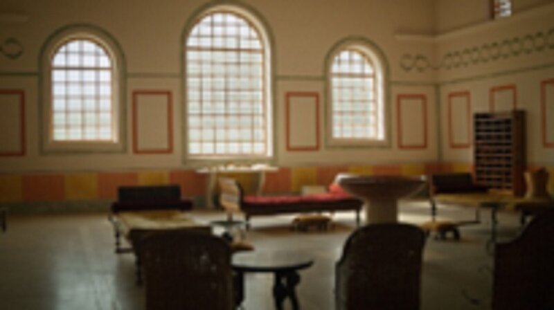 Prunkvolle Villen in Baiae: Wer im Römischen Reich Rang und Namen hat, verbringt hier seinen Urlaub. – Bild: Simon Todorov /​ ZDF