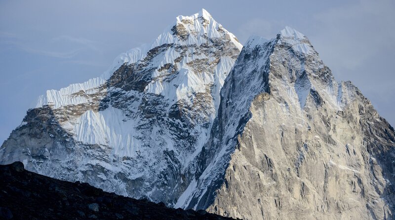Blick auf die Berggipfel. – Bild: phoenix/​BBC