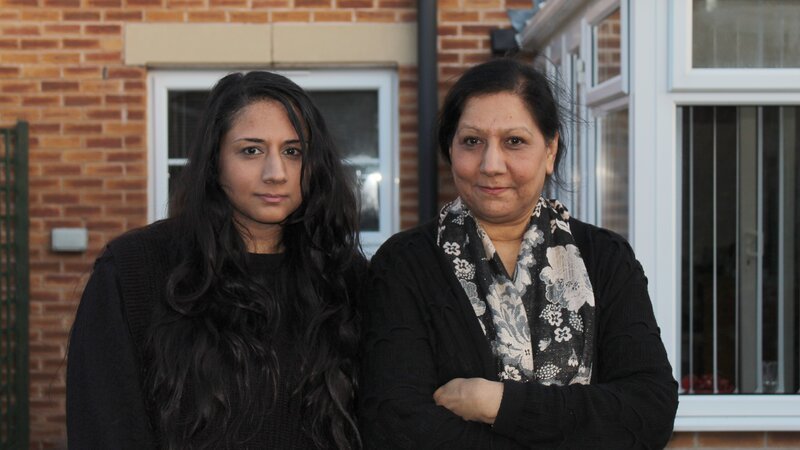 Zaria Umar & Asha Kaur Dahri – Bild: Warner Bros. Discovery, Inc. or its subsidiaries and affiliates. All rights reserved.