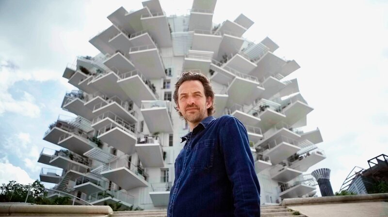 Der Architekt Nicolas Laisné hat in Montpellier ein Haus aus lauter Balkonen entworfen, die ein Drittel der Wohnungsflächen ausmachen und wie Blätter aus einem Baum um das Gebäude stehen. – Bild: HR/​Jim Guenther