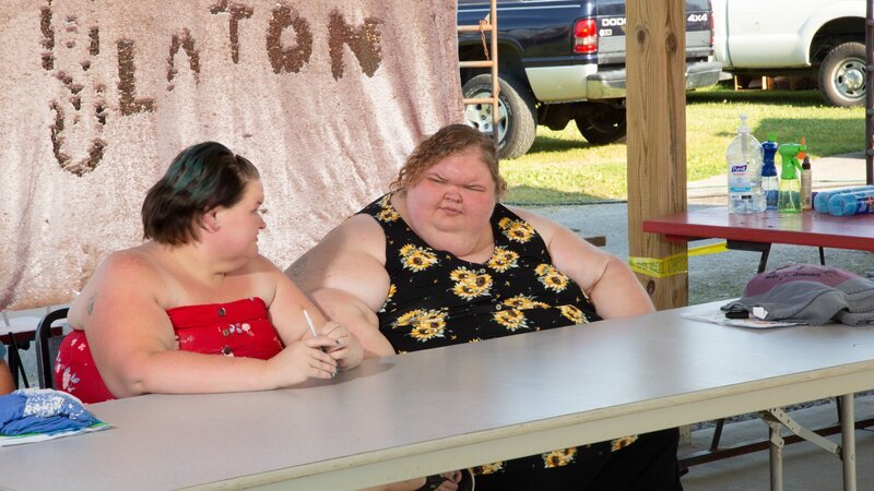 Amy, Tammy, and Michael spend a day at the local fair for a meet-and-greet with their fans. – Bild: Discovery Communications, LLC