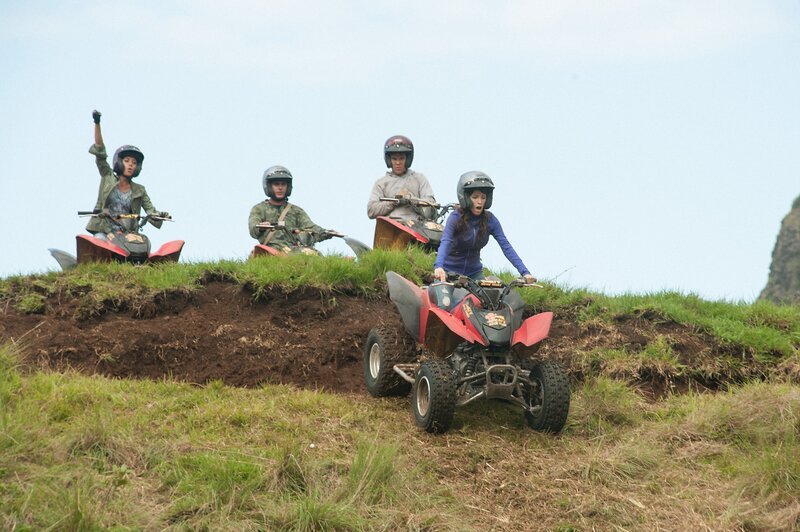 Mike (Adam Devine), Tatiana (Aubrey Plaza), Alice (Anna Kendrick) und Dave (Zac Efron) – Bild: Twentieth Century Fox /​ MKNS